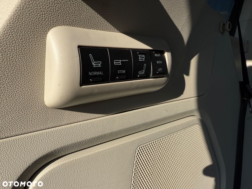 Chrysler Grand Voyager 3.8 V6 Limited - 22