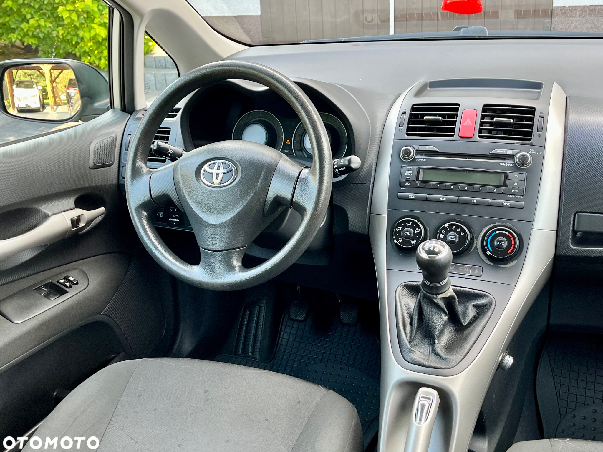 Toyota Auris 1.4 VVT-i Terra - 7