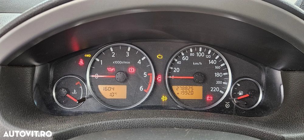 Nissan Pathfinder 2.5 dCi Comfort - 13