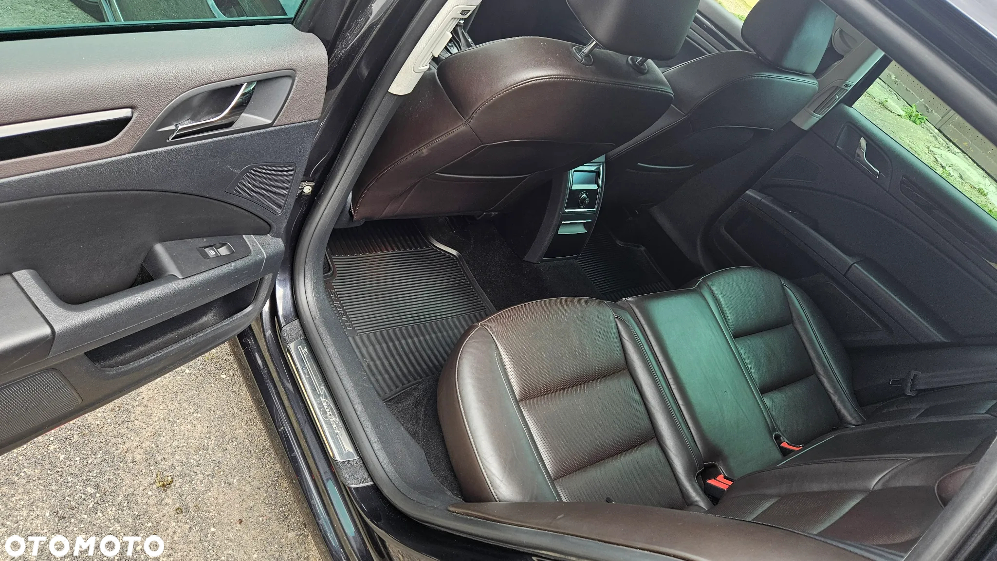 Skoda Superb 2.0 TDI L&K DSG - 11