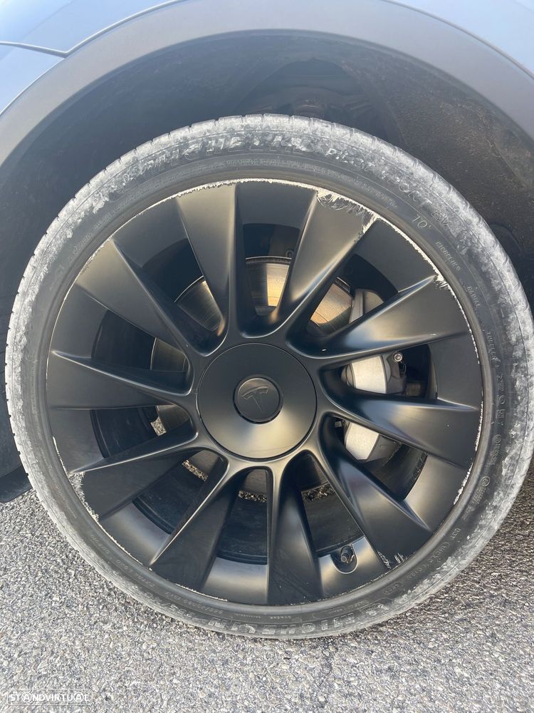 Tesla Model Y Long Range Tração Integral - 21