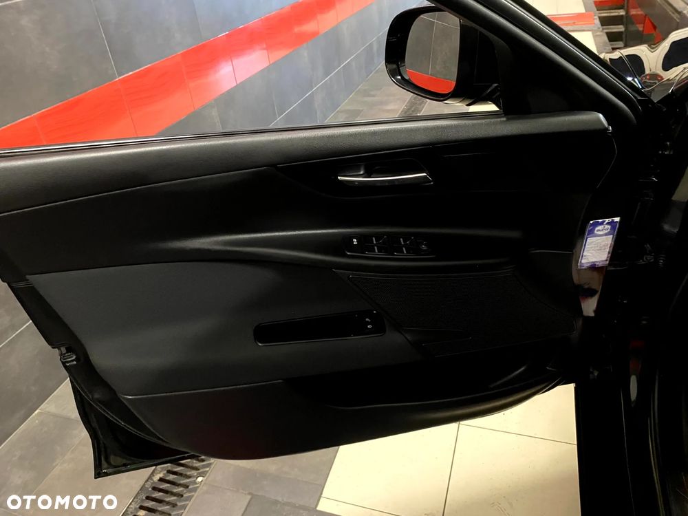 Jaguar XE 2.0 D Prestige - 15