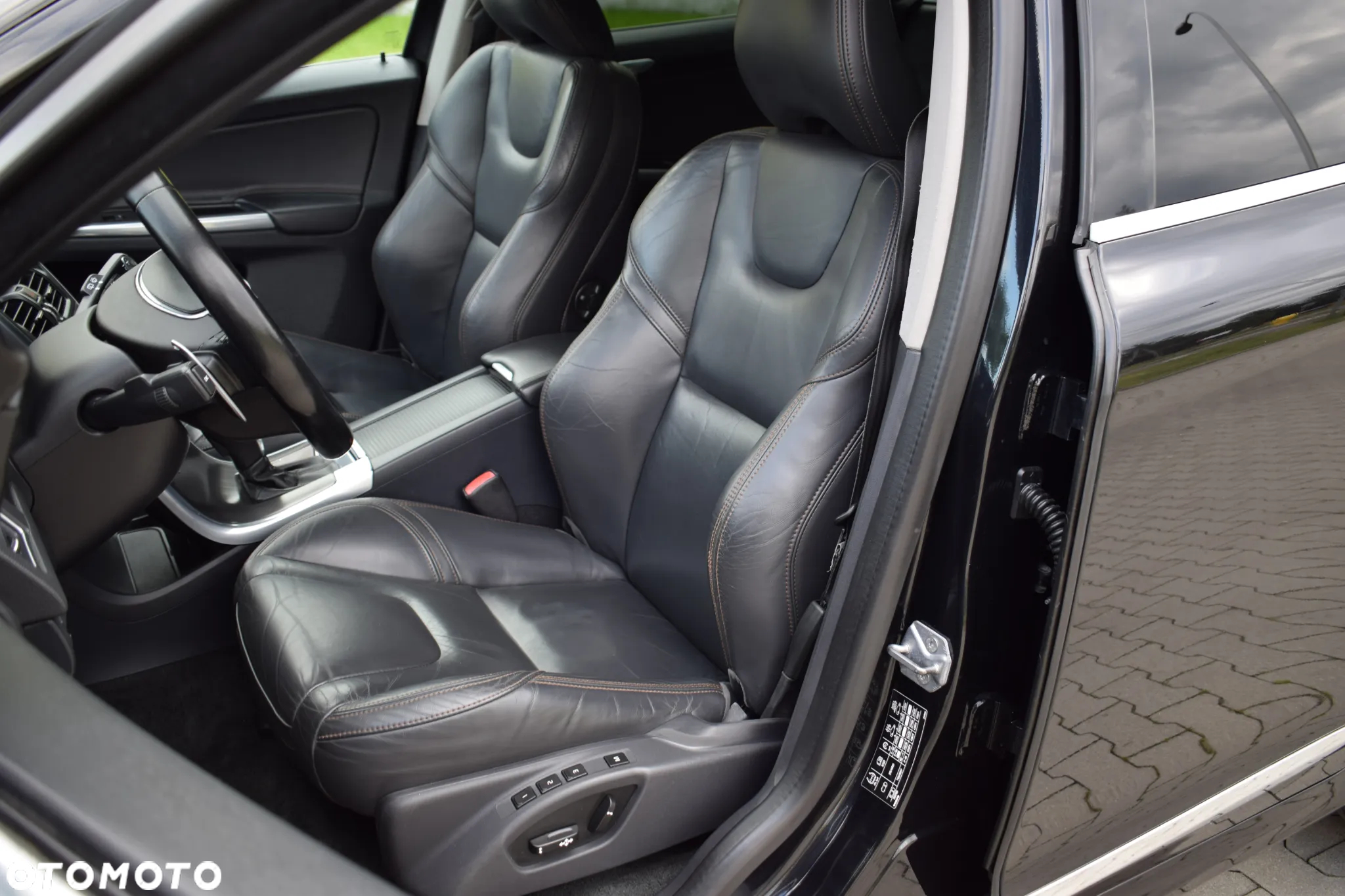 Volvo XC 60 - 25
