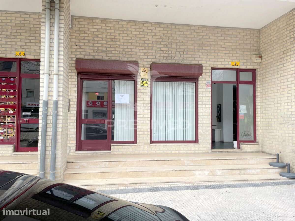 Arrenda-se loja 70 M2 / Matosinhos Sul - Grande imagem: 2/19