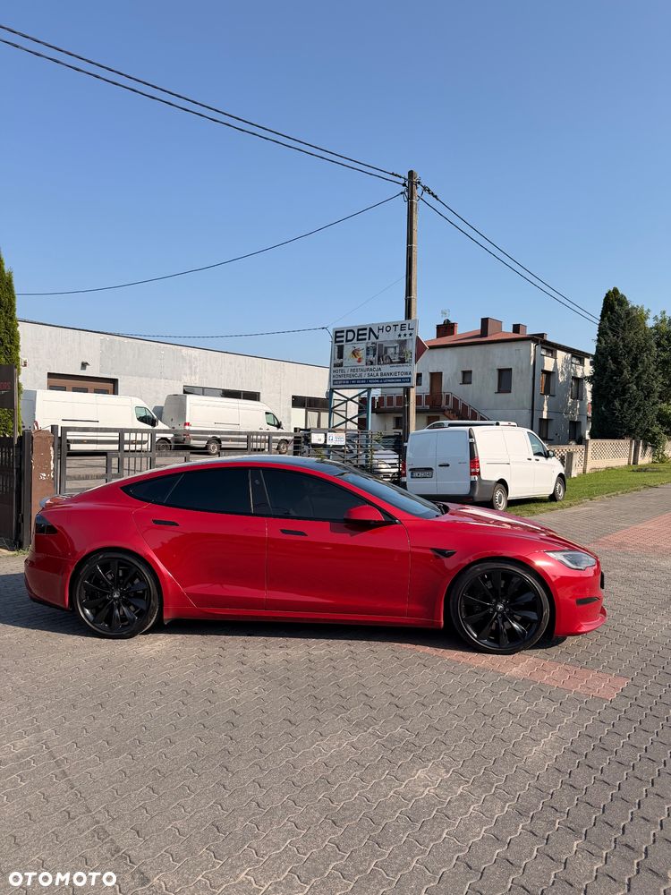 Tesla Model S - 10