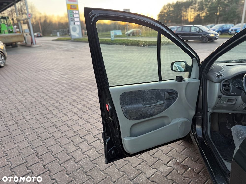 Renault Megane 1.6 Privilege - 12