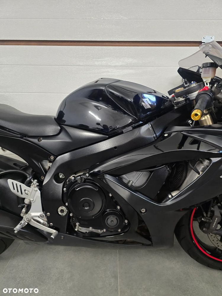 Suzuki GSX-R - 6
