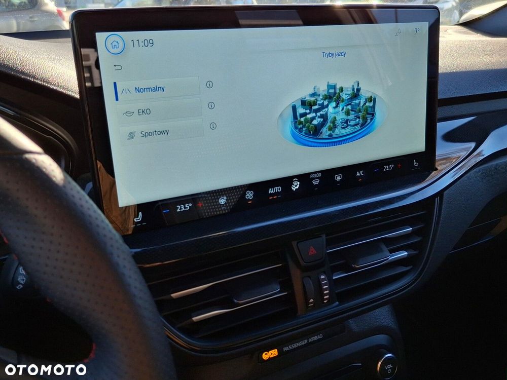 Ford Focus 1.0 EcoBoost mHEV ST-Line X - 24