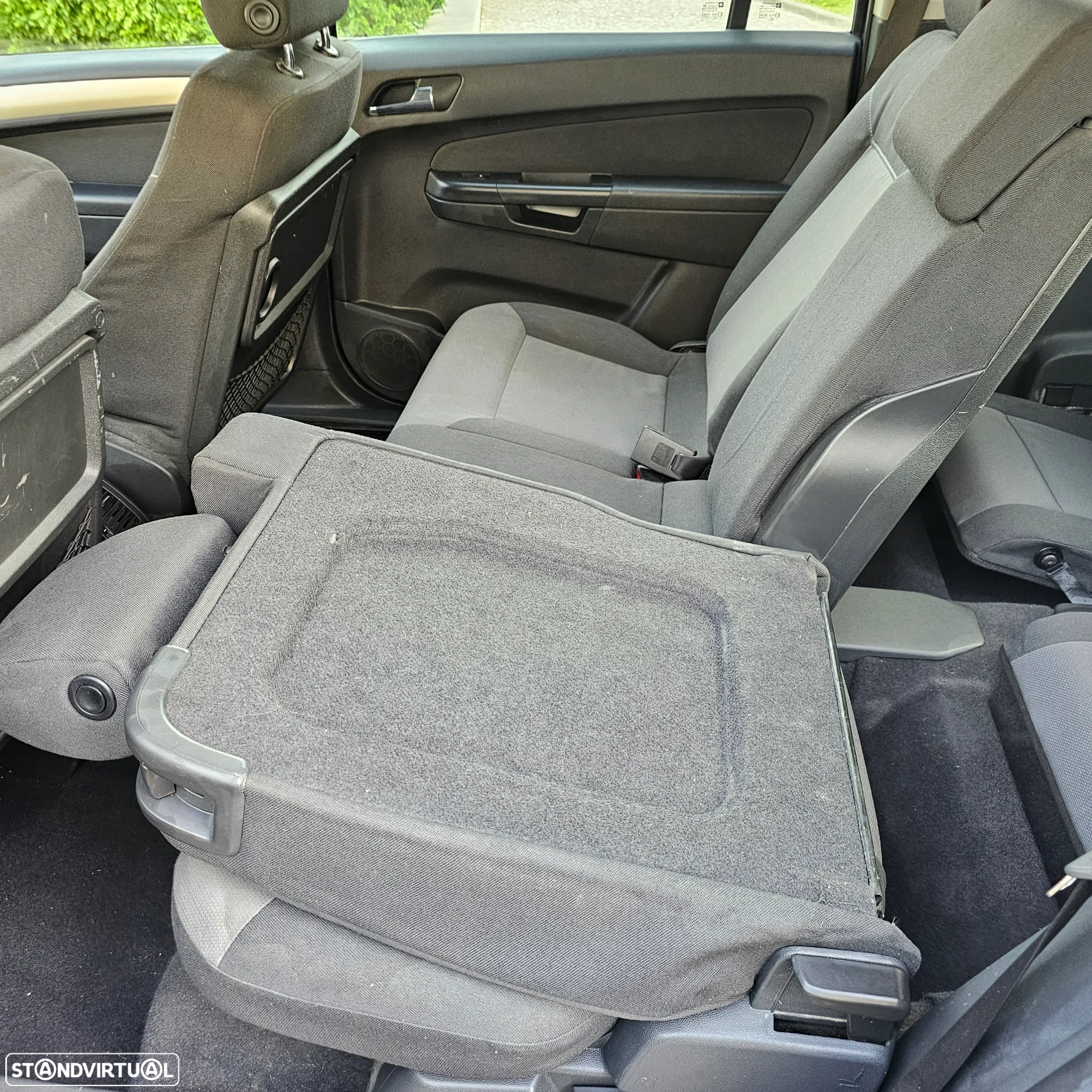 Opel Zafira 1.7 CDTi EcoFLEX - 33