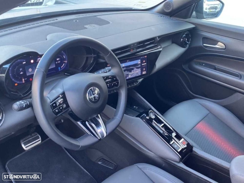 Alfa Romeo Junior 1.2 Speciale eDCT6 - 14