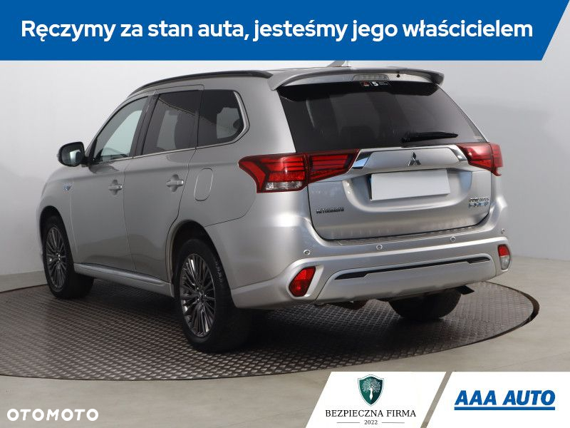 Mitsubishi Outlander - 5
