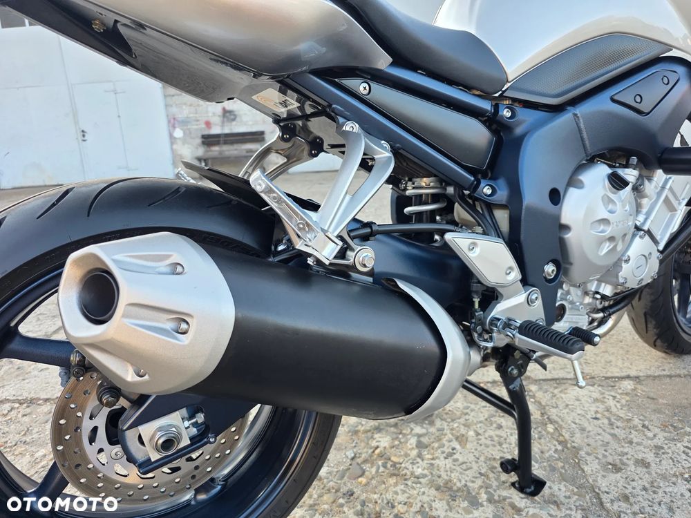 Yamaha FZ - 18