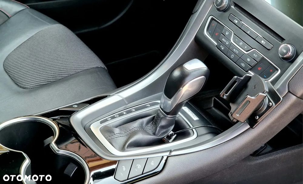 Ford Mondeo 2.0 TDCi ST-Line PowerShift - 30