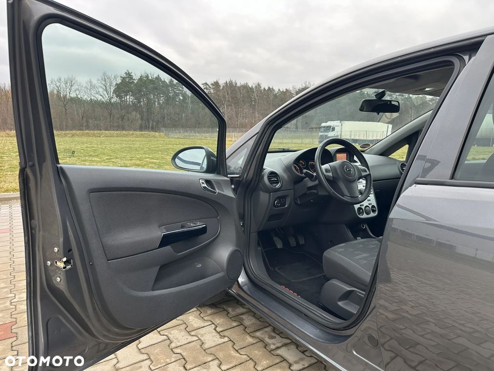 Opel Corsa 1.4 16V Satellite - 11