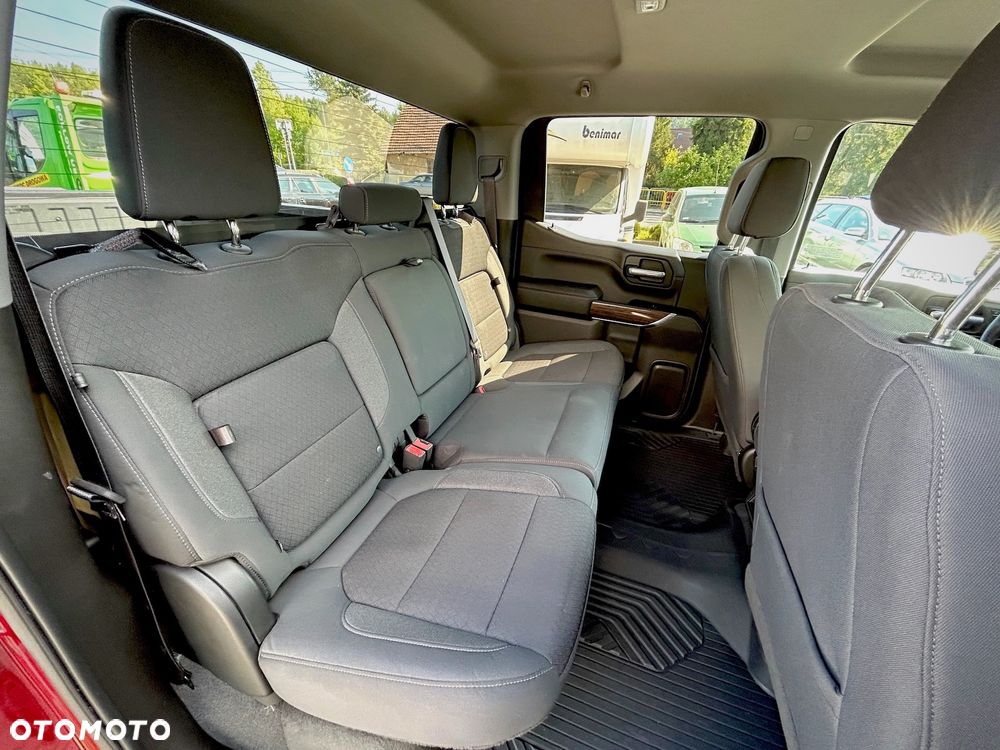 Chevrolet Silverado - 33