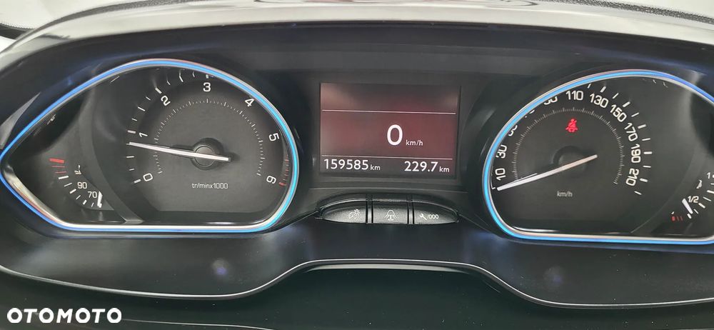 Peugeot 2008 1.6 e-HDi Allure S&S - 25