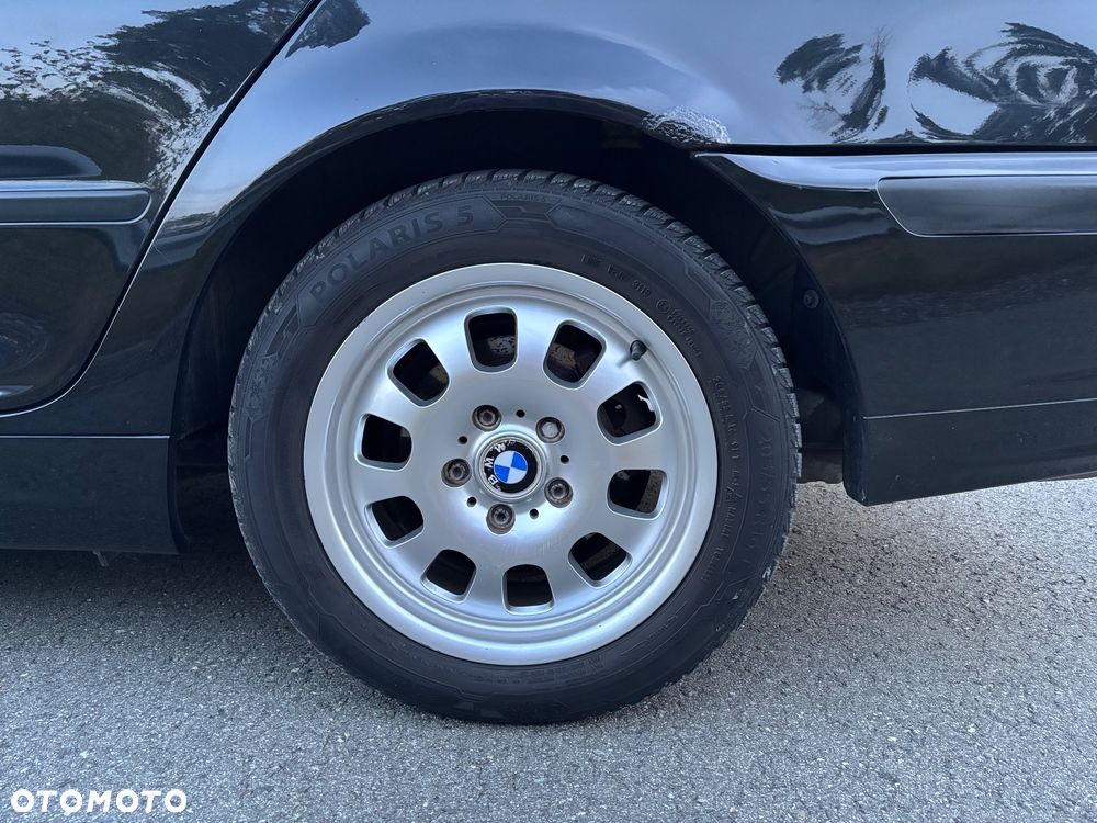 BMW Seria 3 318i - 11