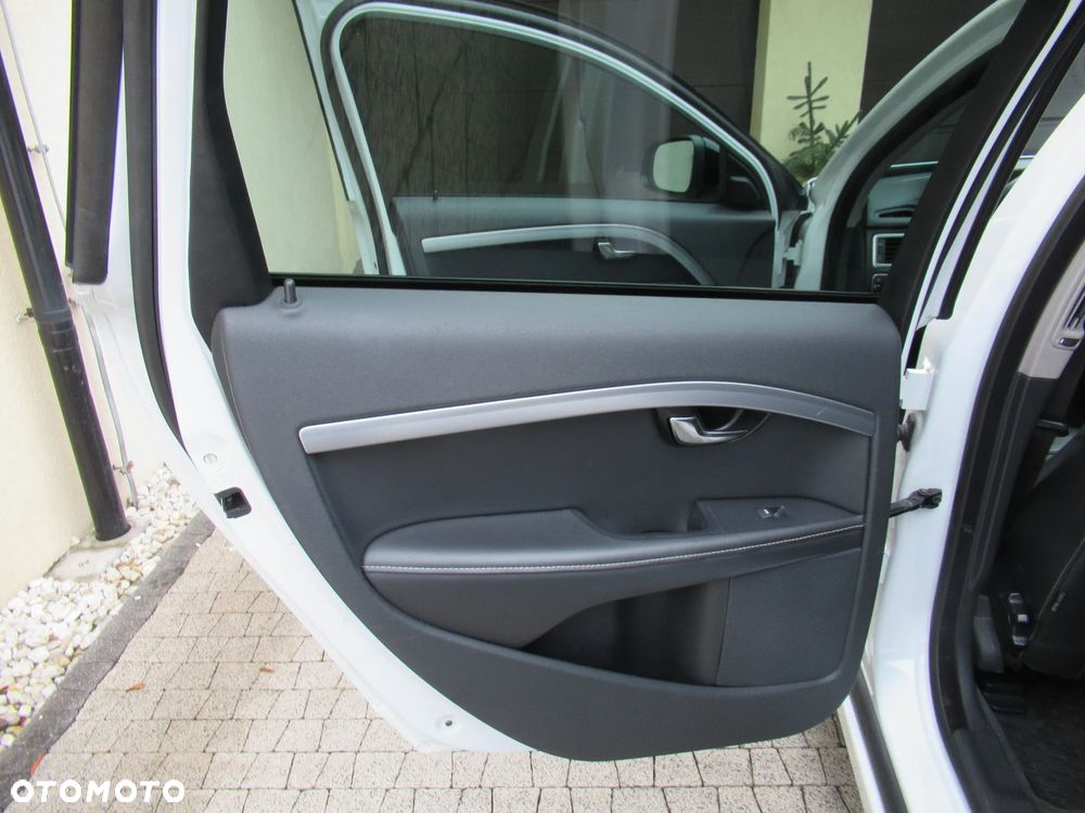 Volvo V70 D3 Geartronic Black Edition - 11