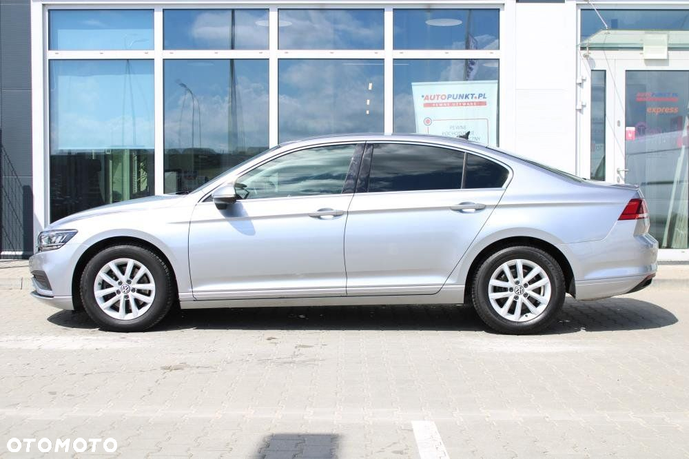 Volkswagen Passat - 2