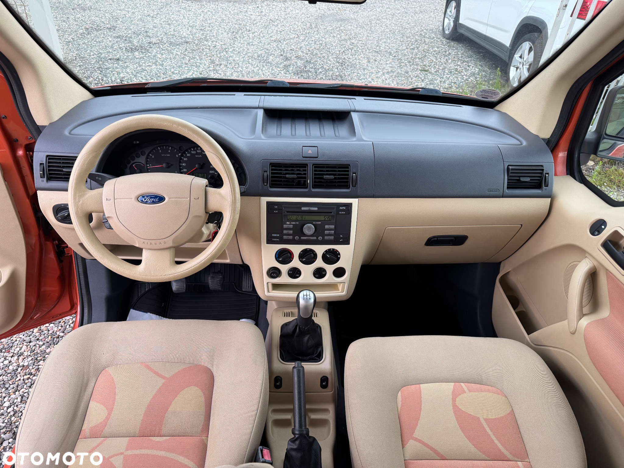 Ford Tourneo Connect - 16