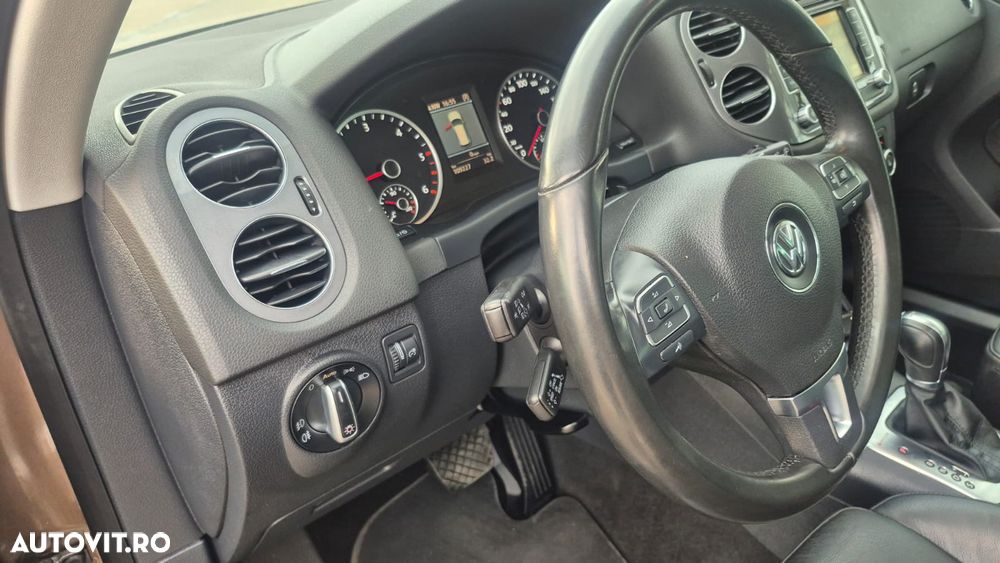 Volkswagen Tiguan 2.0 TDI DPF 4Motion BlueMotion Technology DSG Exclusive - 4