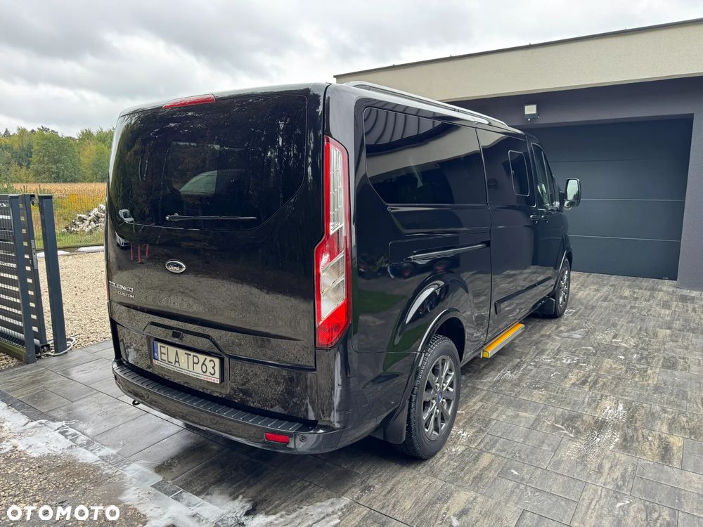 Ford Tourneo Custom - 14
