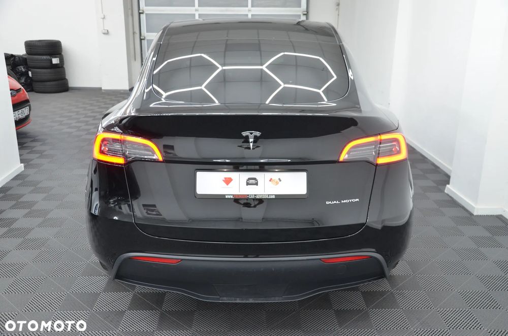 Tesla Model Y Long Range AWD - 7