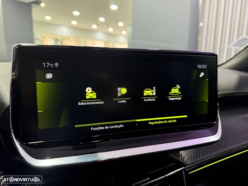 Peugeot 2008 PureTech 155 EAT8 GT Pack - 23