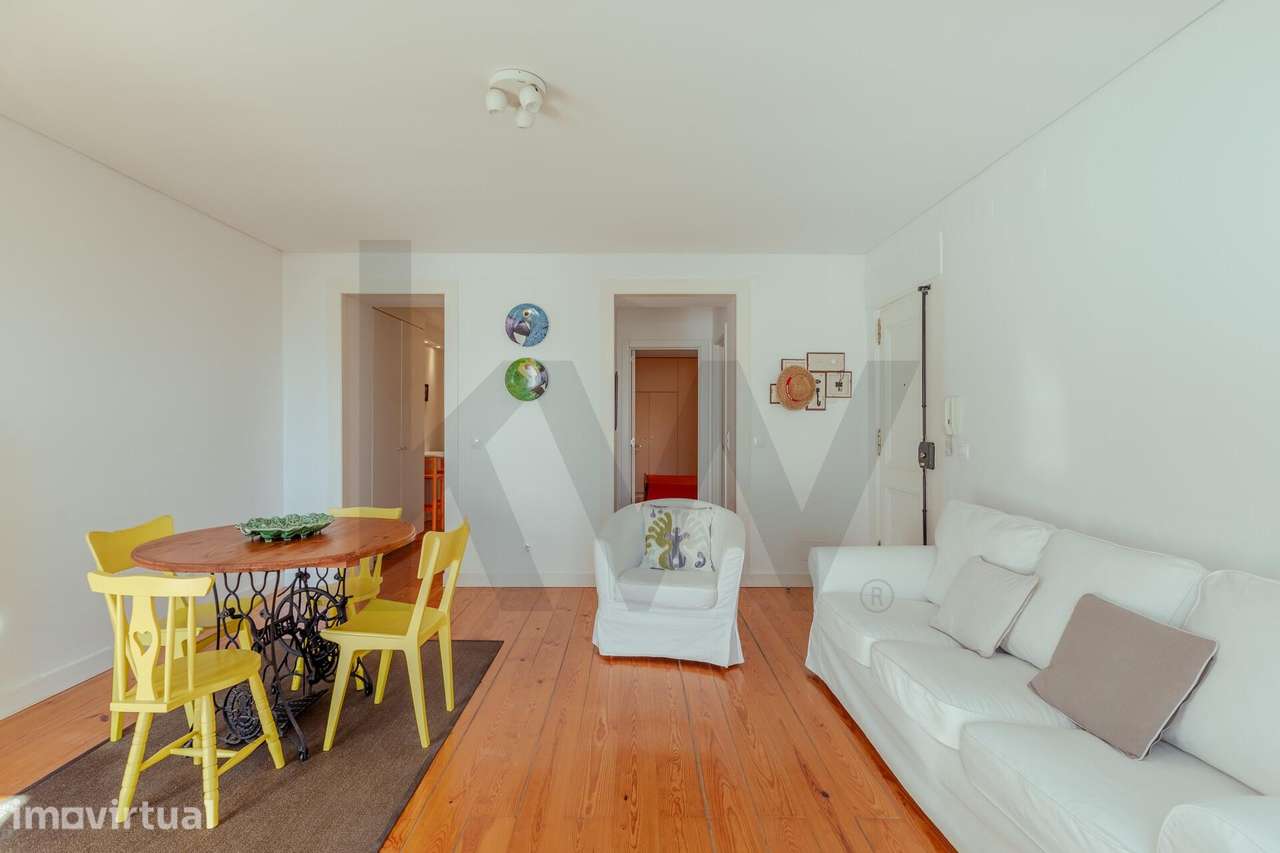 Apartamento T2 Remodelado com Elevador no Coração do Príncipe Real - Grande imagem: 4/24