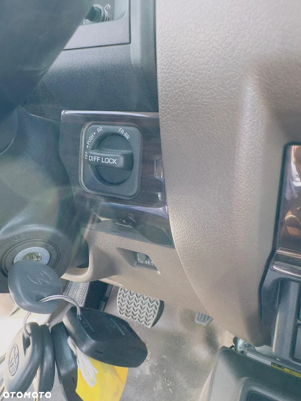 Toyota Land Cruiser - 18