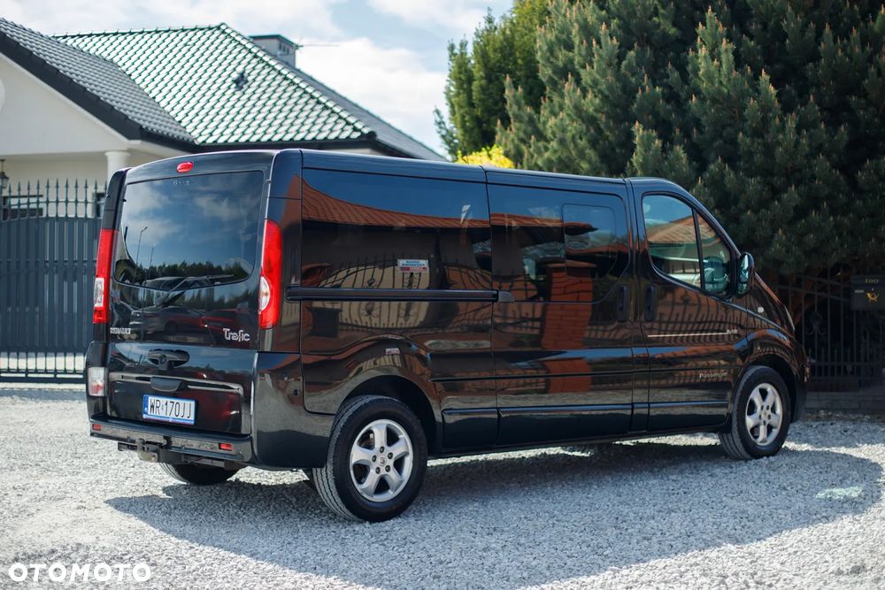 Renault Trafic Grand Passenger Black Edition - 13