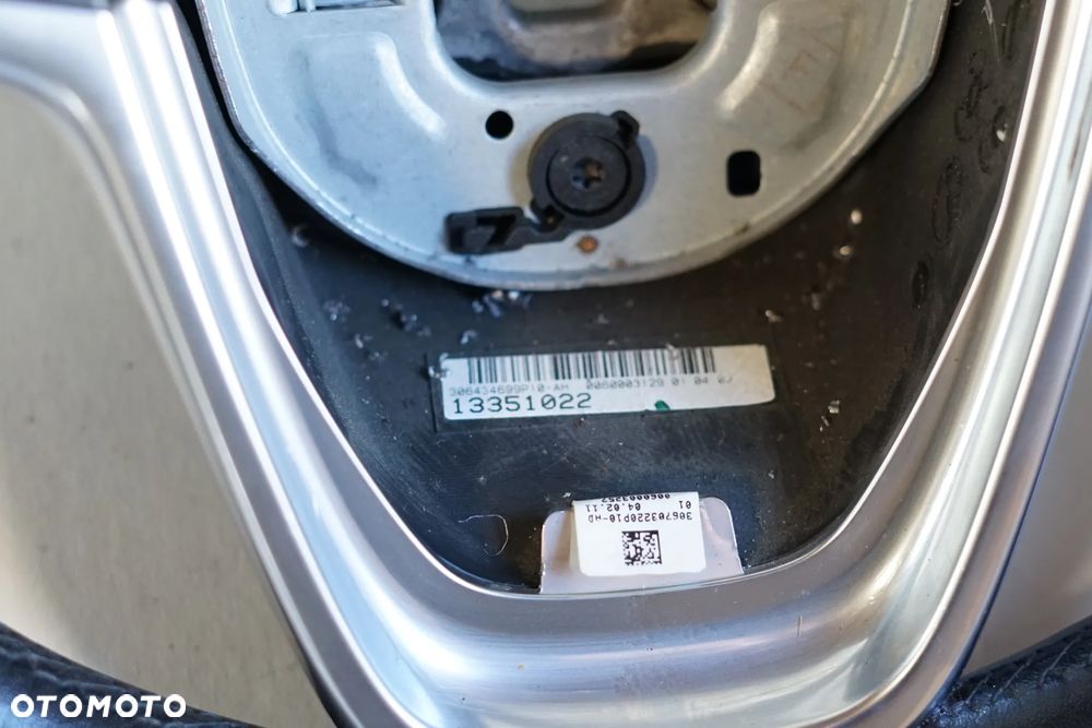 Kierownica skórzana multi Opel Astra J 13351022 - 5