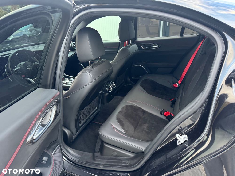 Alfa Romeo Giulia 2.9 Bi Turbo V6 Quadrifoglio Nring - 24