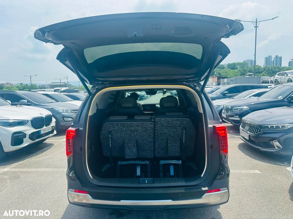 KIA Carnival 2024 — imagine 21