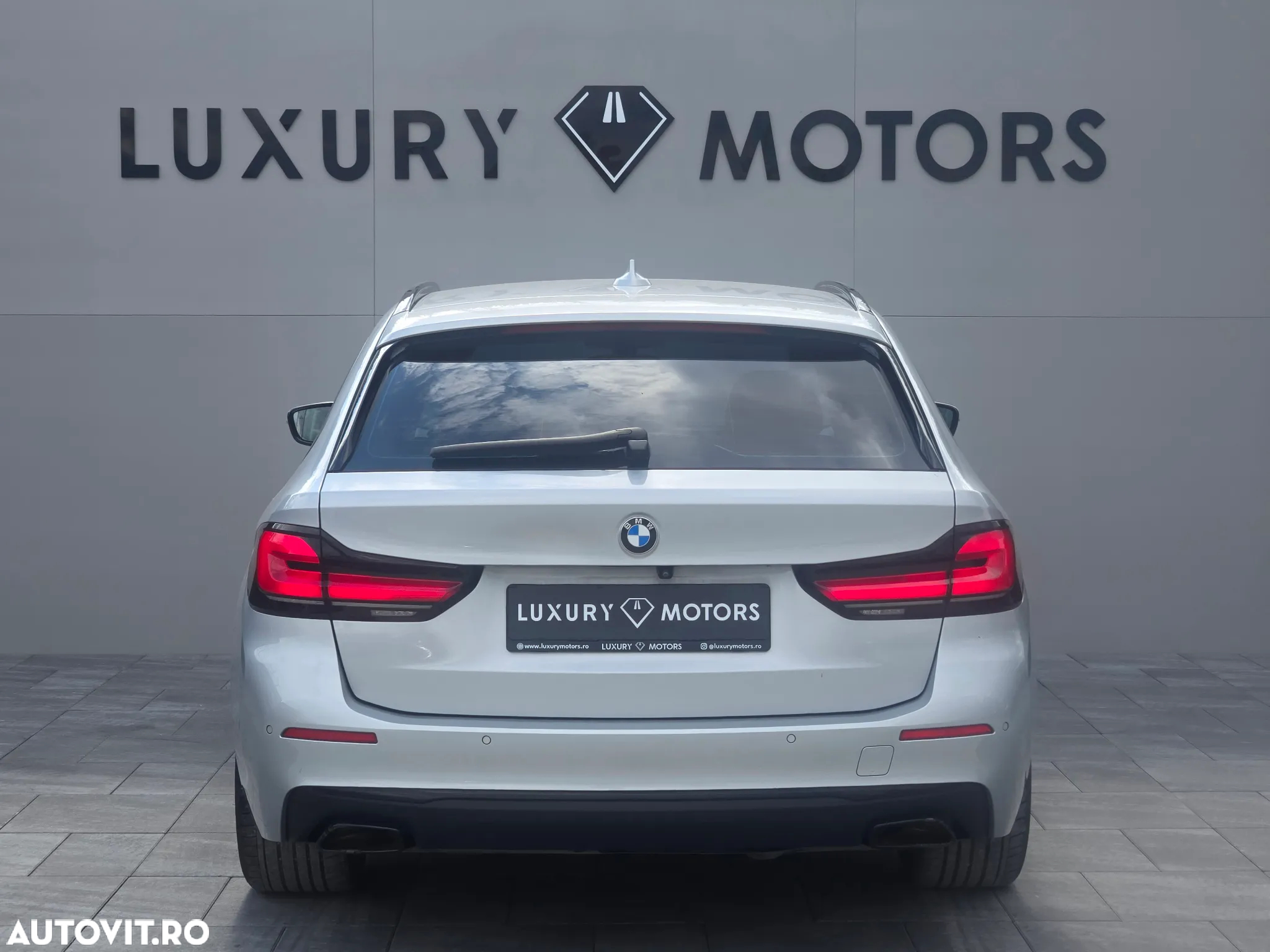 BMW Seria 5 520d Touring Aut. Luxury Line - 11