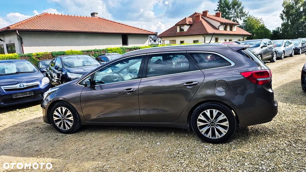 Kia Ceed 1.6 GDI ISG SW Platinum Edition - 21