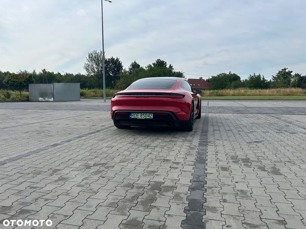 Porsche Taycan - 10