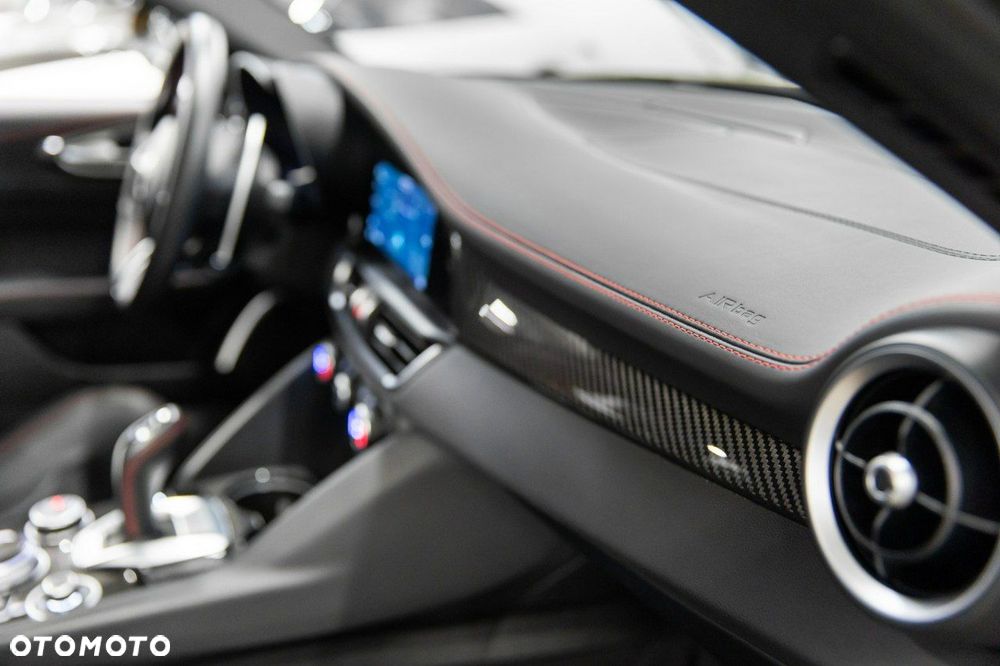 Alfa Romeo Giulia - 36