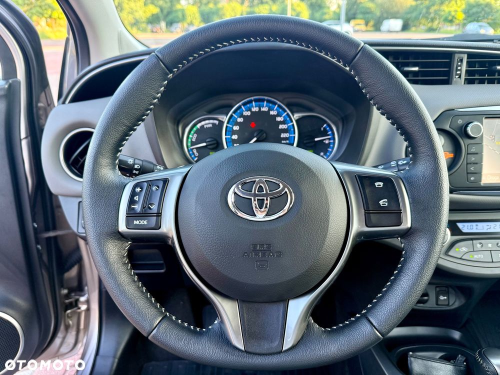 Toyota Yaris 1.5 VVT-i Comfort mit Design Paket - 28