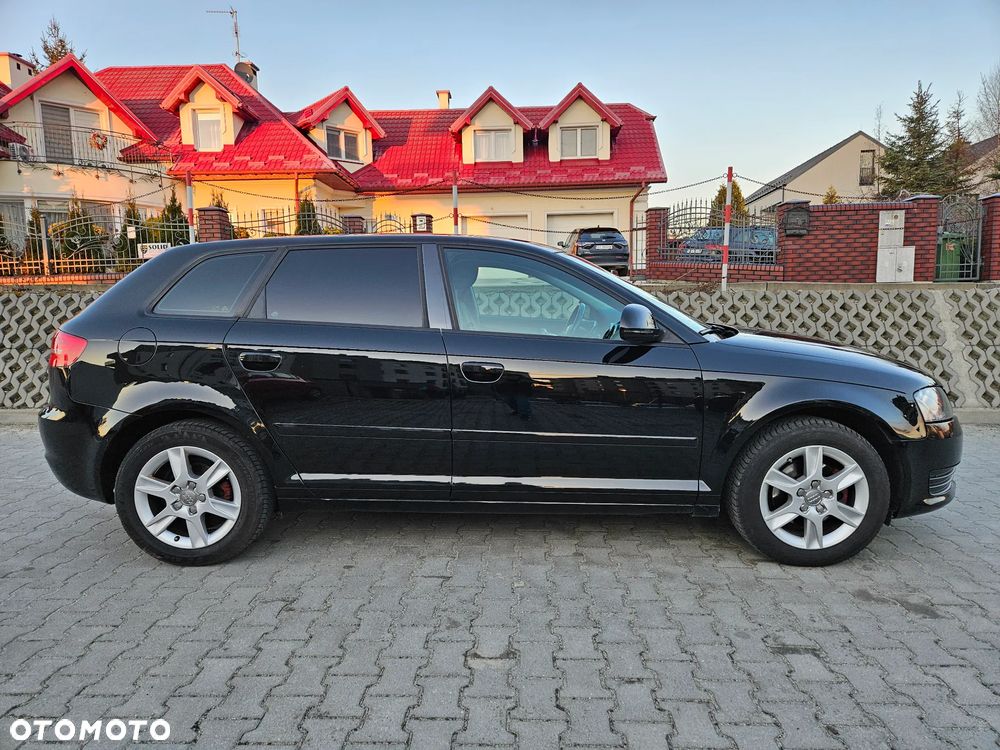Audi A3 Sportback - 2