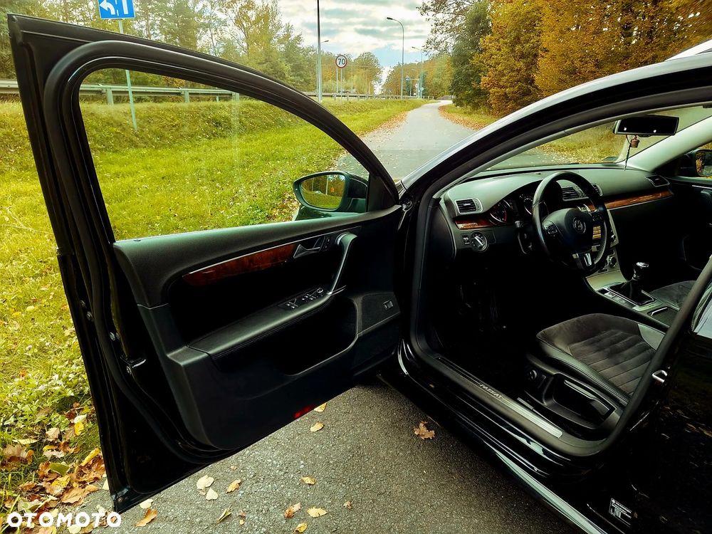 Volkswagen Passat Variant 2.0 TDI 4Motion Highline - 24
