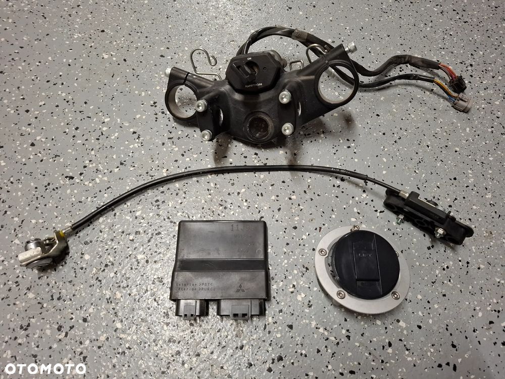 Suzuki DL 650 zestaw startowy moduł ecu komputer stacyjka półka - 1