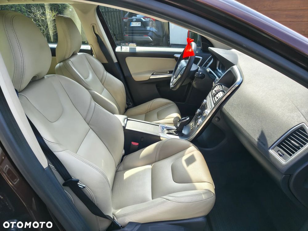 Volvo XC 60 D4 AWD Summum - 9
