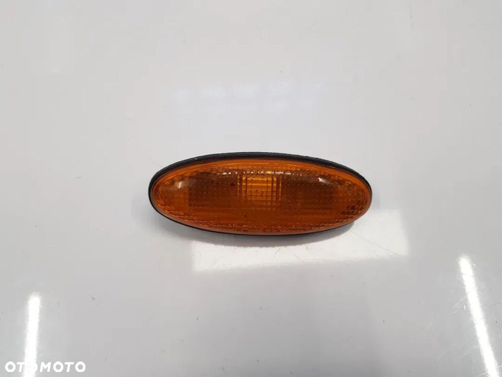Kierunkowskaz boczny błotnika Mazda 323 046-4120 - 2
