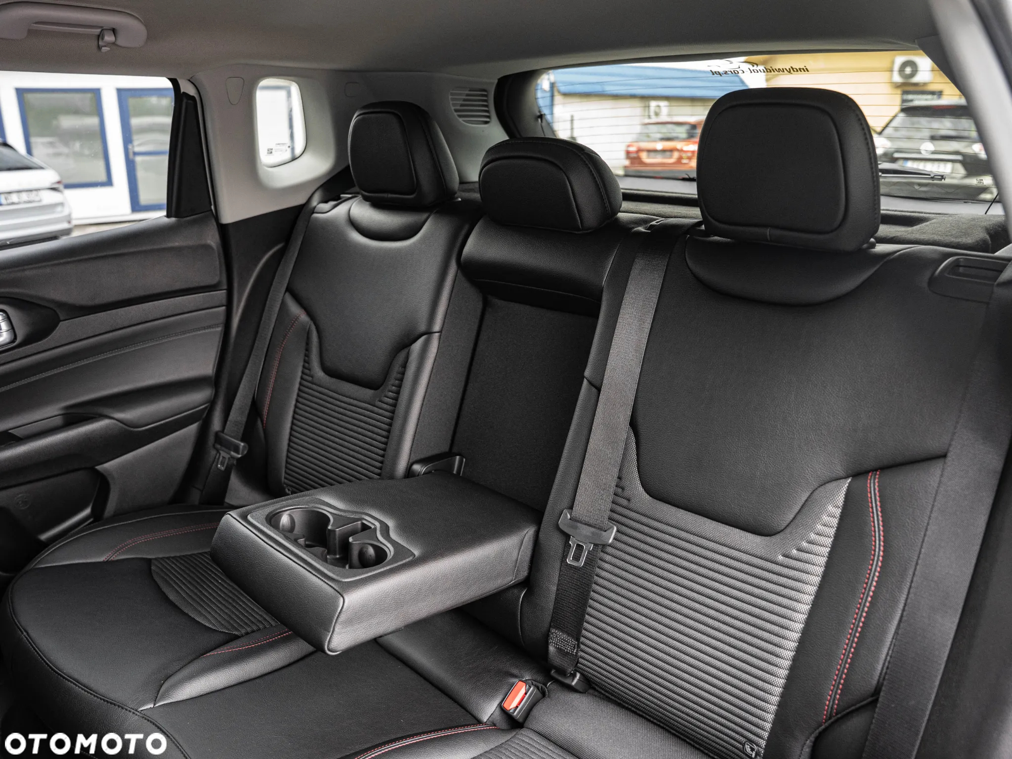 Jeep Compass - 30