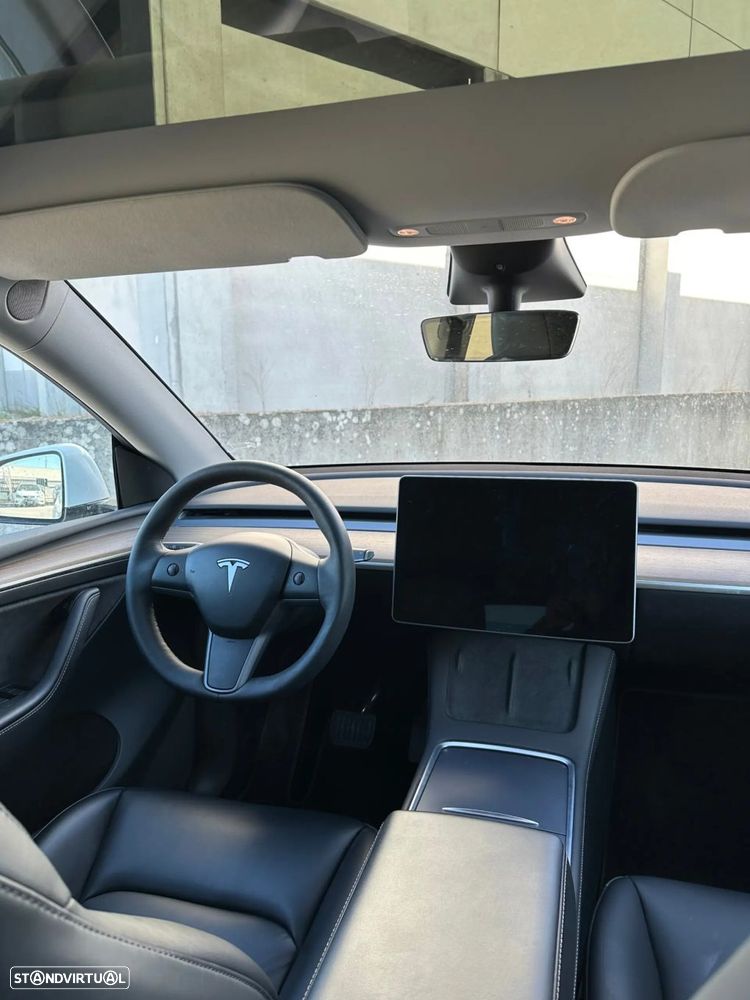 Tesla Model Y RWD - 4