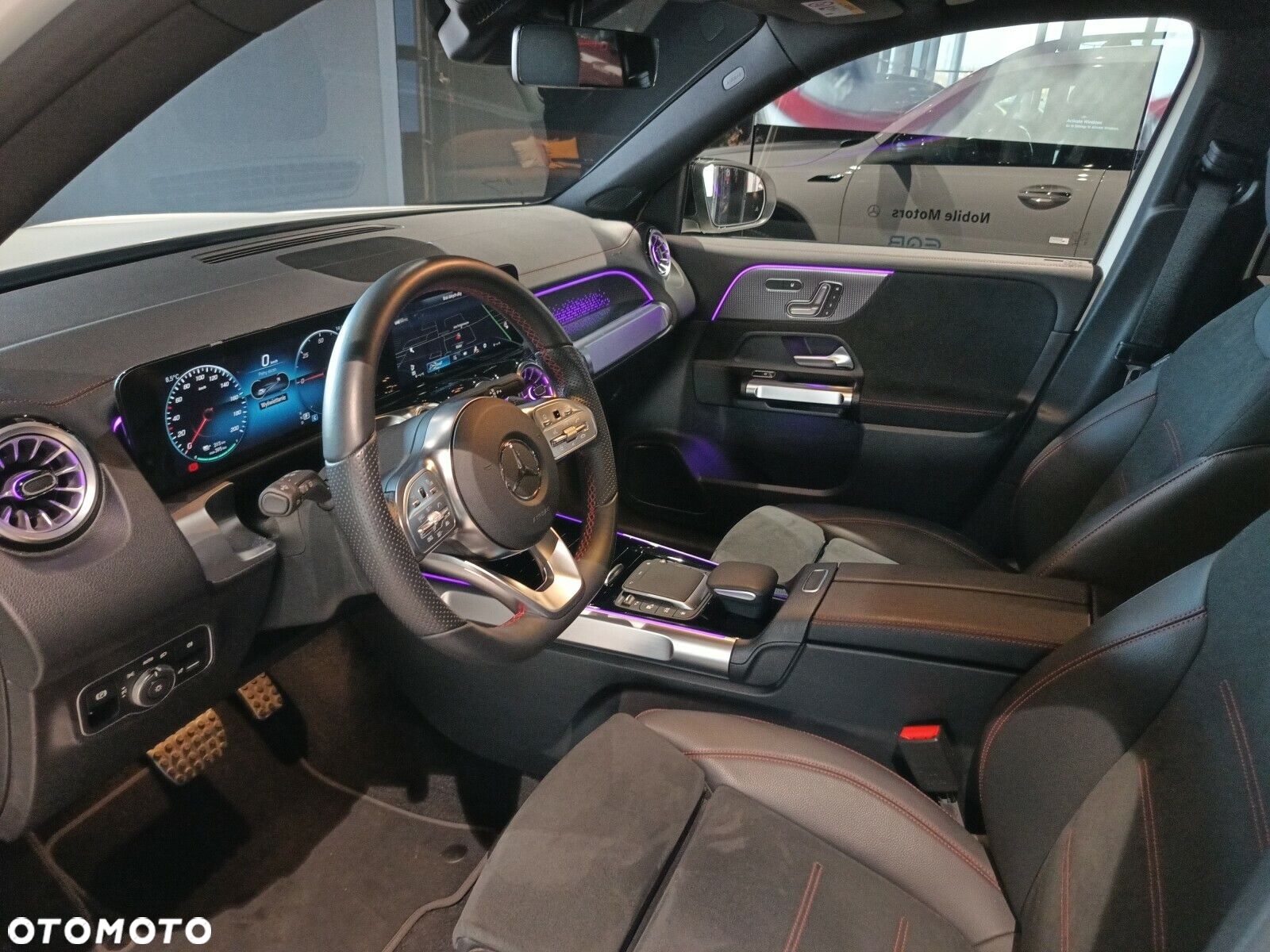 Mercedes-Benz EQB - 9