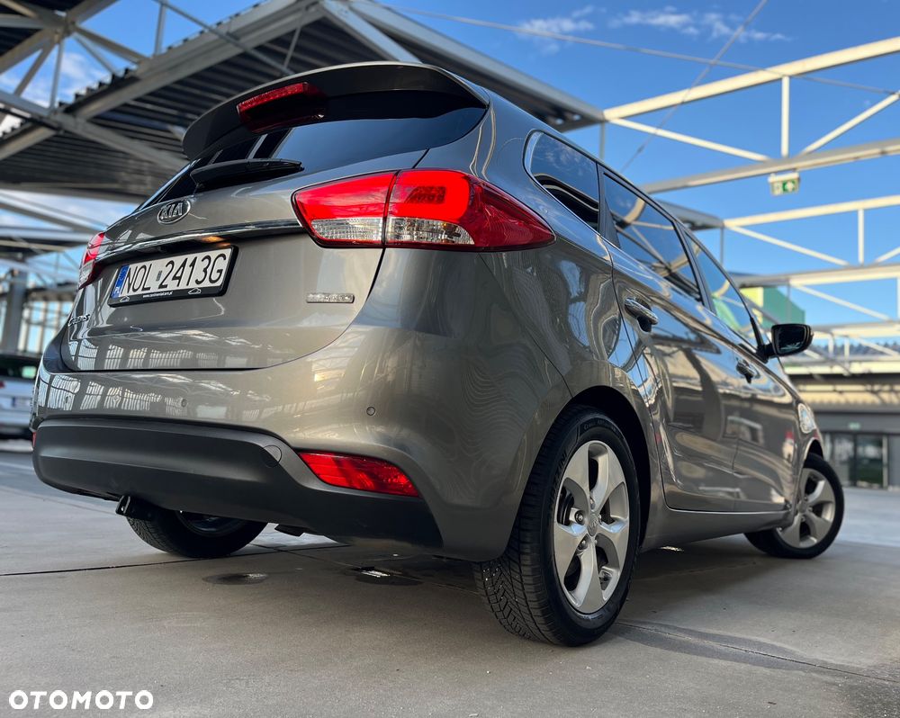 Kia Carens - 2