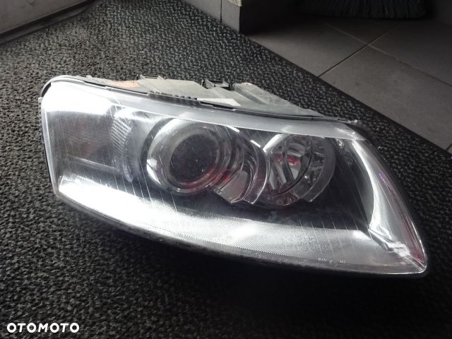 Prawa lampa Audi A6 C6 Xenon - 1