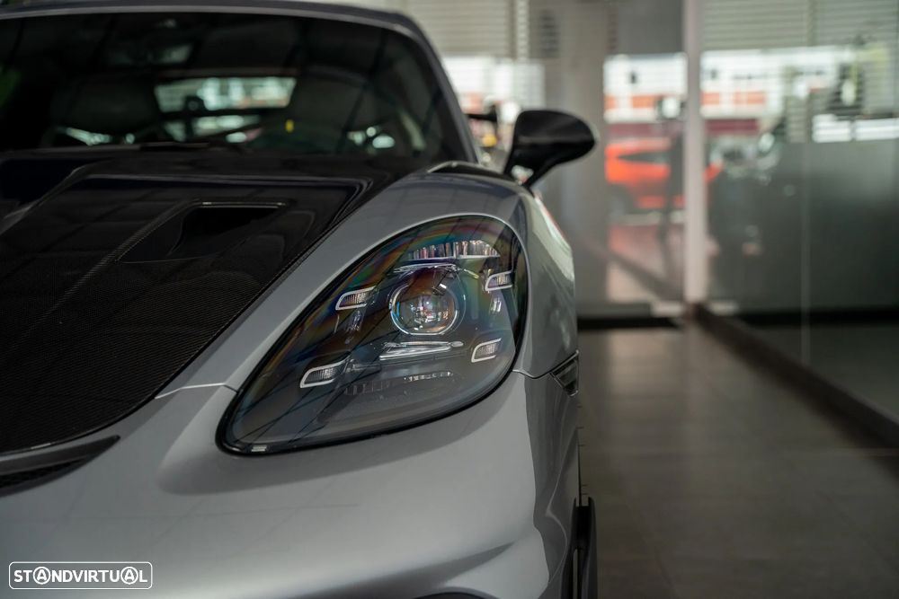 Porsche 718 Cayman GT4 RS - 8